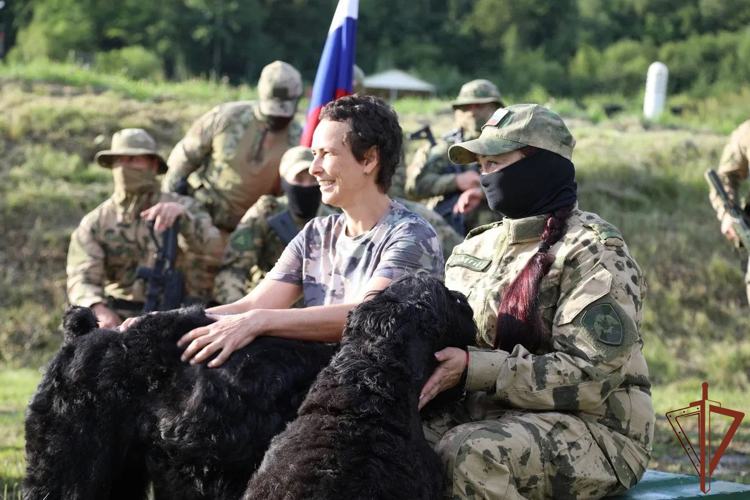 Юлия Чичерина встретилась с бойцами спецназа Росгвардии в Хабаровске
