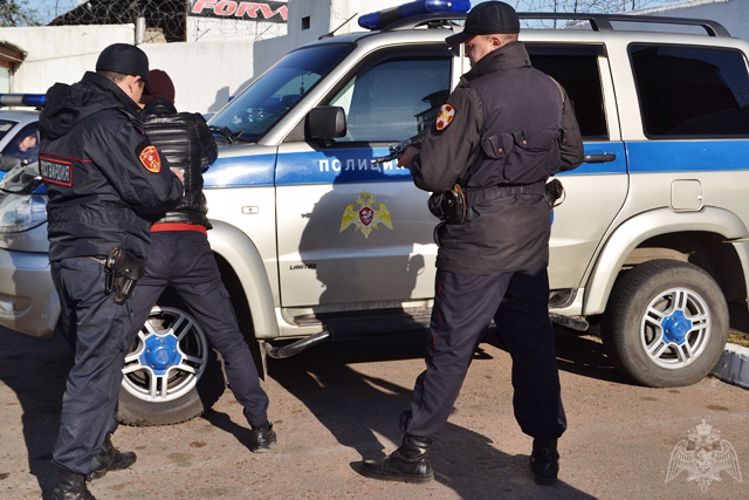В Улан-Удэ сотрудники вневедомственной охраны задержали подозреваемого в грабеже