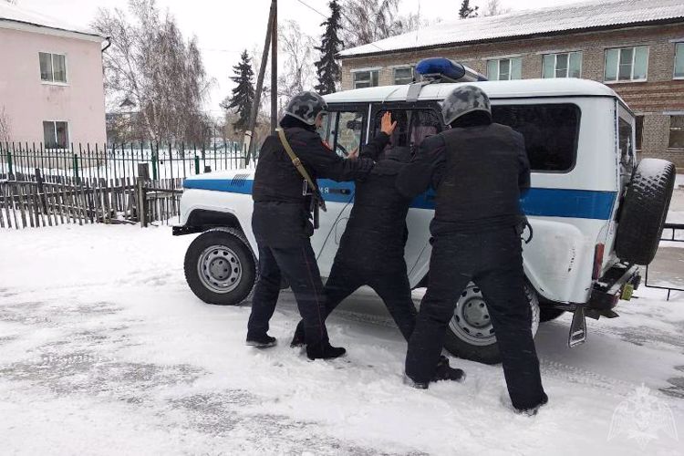 В Улан-Удэ сотрудники вневедомственной охраны задержали мужчину, находящегося в федеральном розыске 