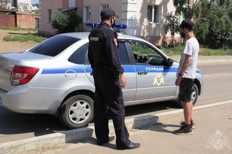 В Улан-Удэ сотрудники Росгвардии вернули родителям потерявшегося ребенка