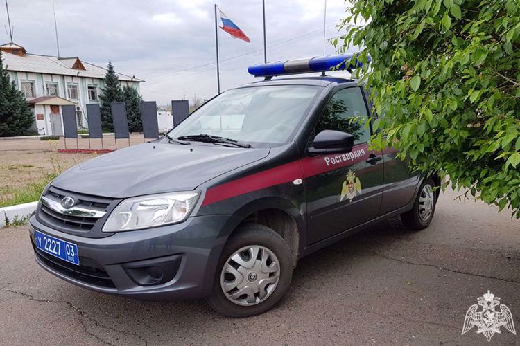 В Улан-Удэ сотрудники Росгвардии задержали водителя, сбившего ребенка и скрывшегося с места ДТП
