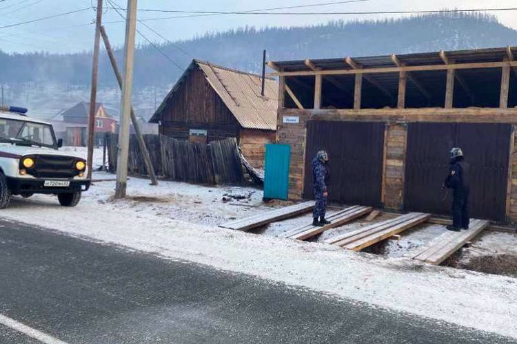 В Баунтовском районе росгвардейцы ликвидировали возгорание в гараже