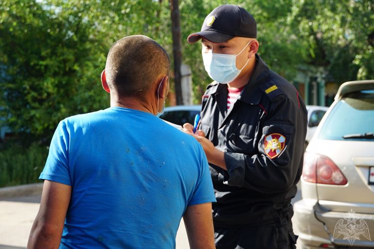 В Улан-Удэ росгвардейцы задержали молодого человека с наркотиками