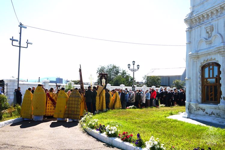 Росгвардейцы Бурятии приняли участие в литургии к 800-летию со дня рождения Александра Невского