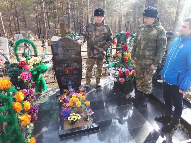 В Бурятии росгвардейцы почтили память погибшего в авиакатастрофе военнослужащего
