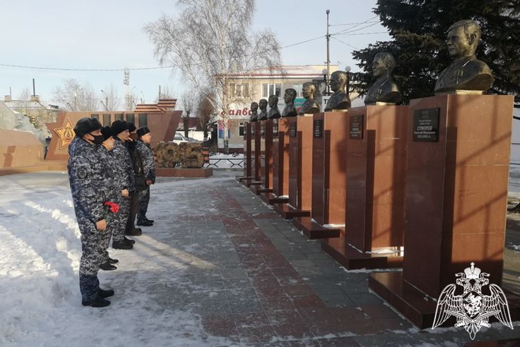 В Бурятии росгвардейцы провели мероприятия ко дню Героев Отечества