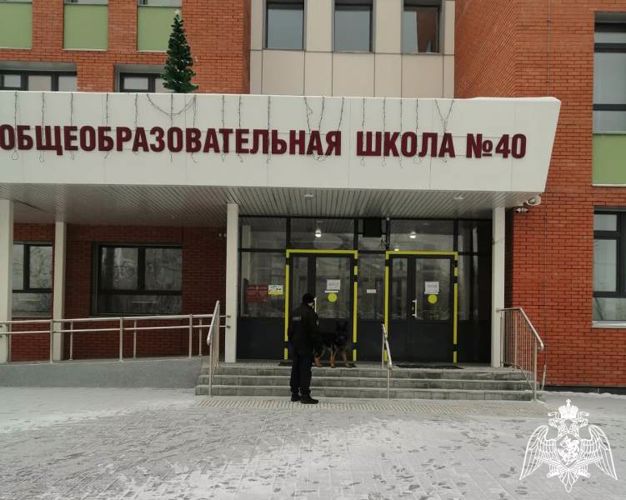 В Улан-Удэ росгвардейцы произвели осмотры торговых центров и учебных заведений   