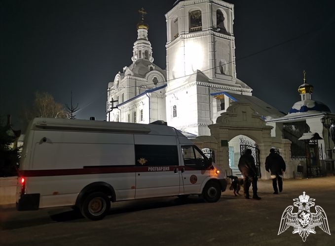 В Бурятии росгвардейцы проверили храмы