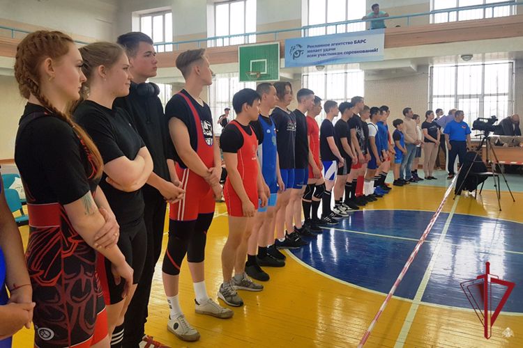 В Улан-Удэ прошел кубок по пауэрлифтингу памяти Вячеслава Леонова