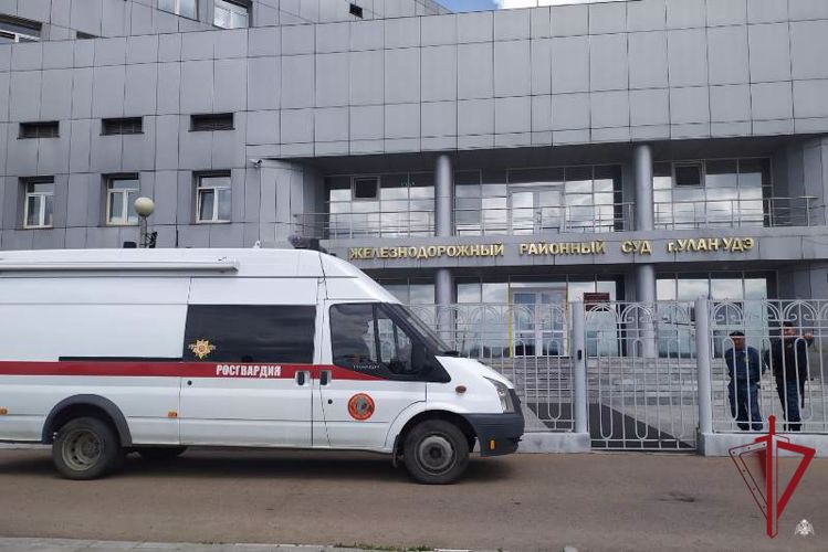 В Улан-Удэ специалисты-взрывотехники Росгвардии осмотрели объекты