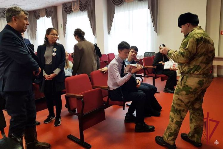 В Бурятии школьникам рассказали о высших военных учебных заведениях Росгвардии