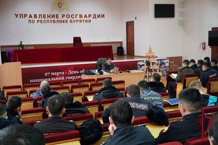 Занятия по тактической медицине прошли для росгвардейцев в Улан-Удэ