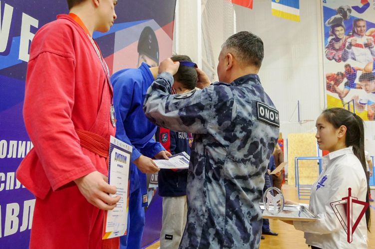 Чемпионат ДФО по универсальному бою памяти сотрудника ОМОН Росгвардии Агвана-Жамсы Банзанова прошел в Улан-Удэ