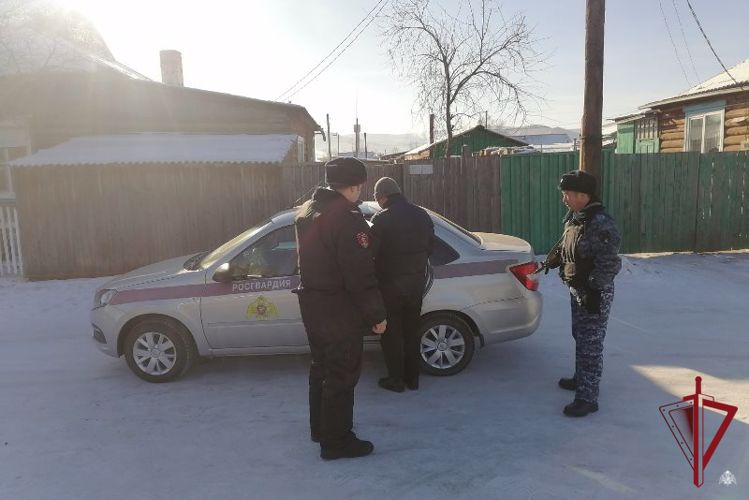 В Петропавловке росгвардейцы пресекли факт незаконного оборота наркотических средств