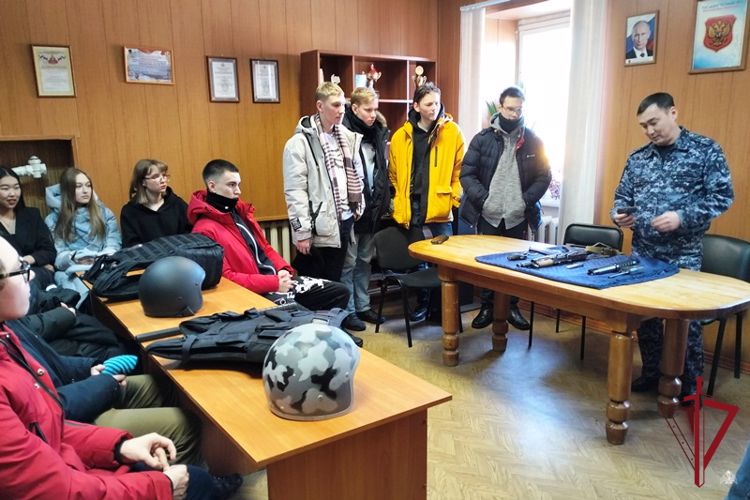 Росгвардейцы провели в Северобайкальске День открытых дверей