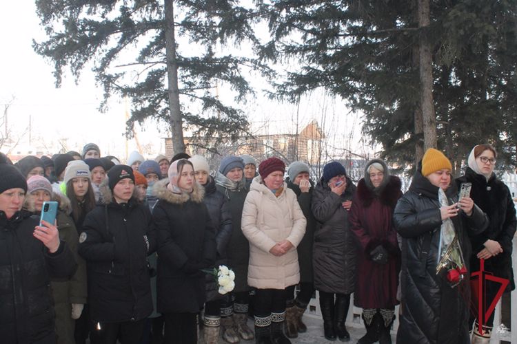 В Заиграевском районе открыли мемориальную доску в память о сотруднике спецподразделения Росгвардии
