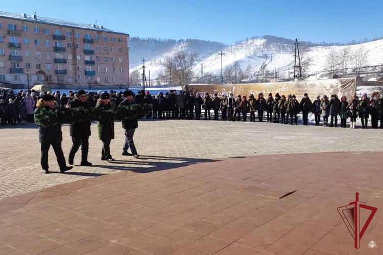 В Бурятии росгвардейцы провели уроки мужества в школах
