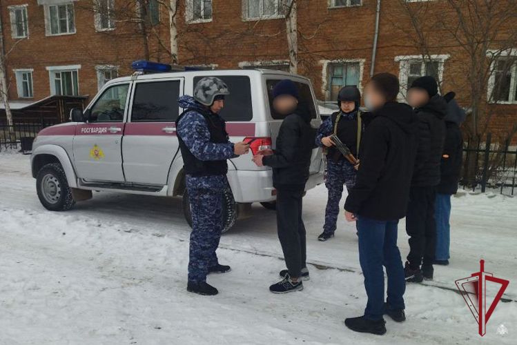 В Бурятии росгвардейцы задержали подозреваемого в грабеже