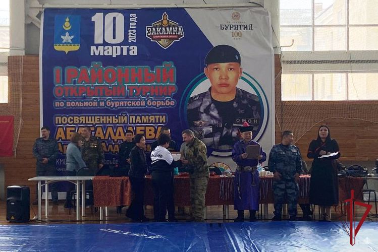 В Закаменском районе открыли мемориальную доску сотруднику ОМОН Росгвардии, погибшему в ходе проведения СВО