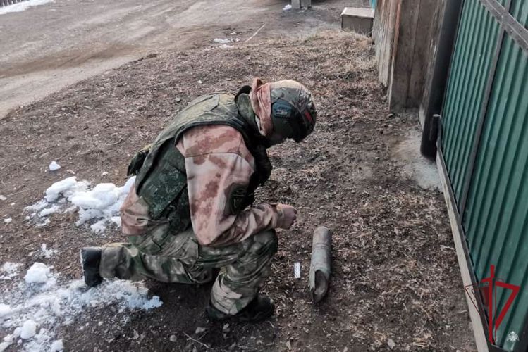 В Улан-Удэ взрывотехники Росгвардии обследовали боеприпас
