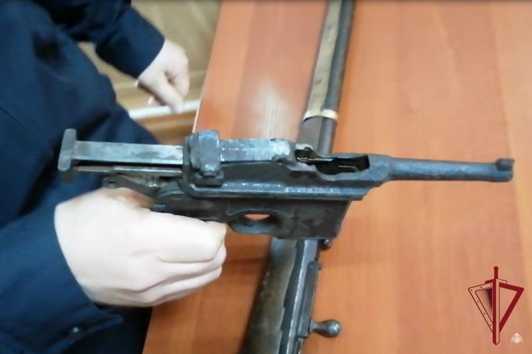 В Бурятии в Росгвардию сдали найденное оружие