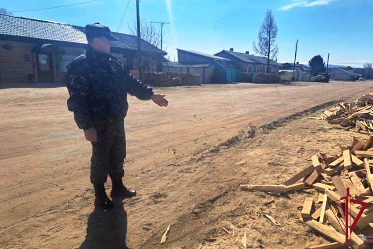 В Баргузинском районе сотрудник вневедомственной охраны оказал помощь односельчанину