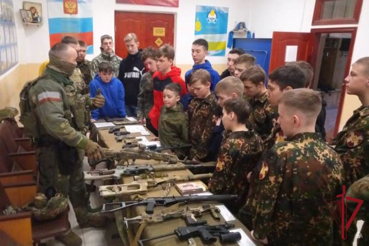 В Бурятии воспитанники «Гвардейской смены» участвовали в сборах на базе ОМОН Росгвардии