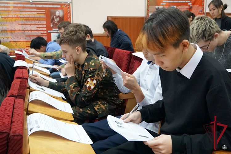 В Бурятии росгвардейцы присоединились к международной исторической акции «Диктант Победы»