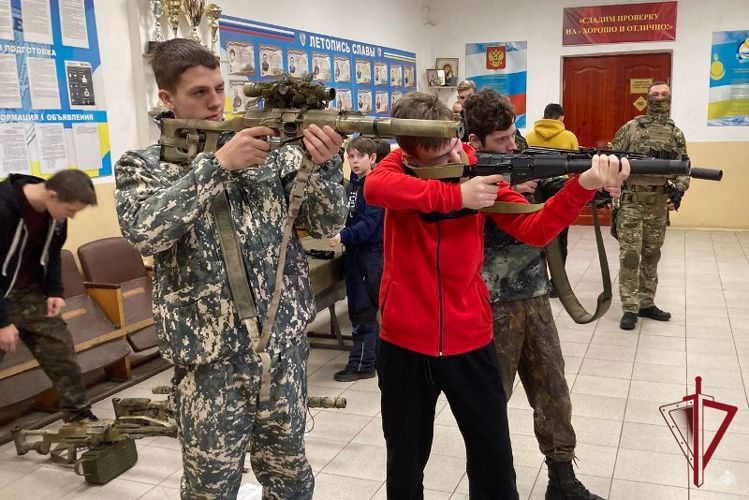 В Бурятии воспитанники «Гвардейской смены» участвовали в сборах на базе ОМОН Росгвардии