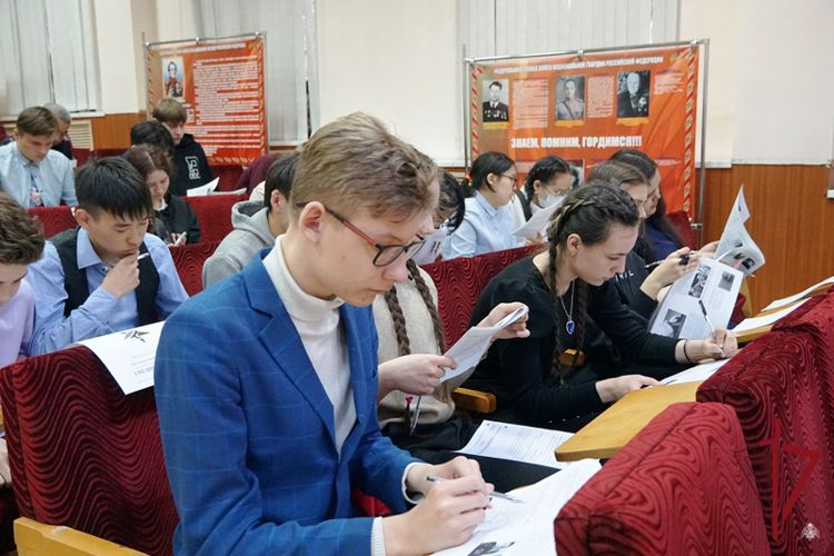 В Бурятии росгвардейцы присоединились к международной исторической акции «Диктант Победы»
