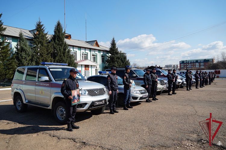 В Бурятии росгвардейцы присоединились к акции «Бессмертный автополк»