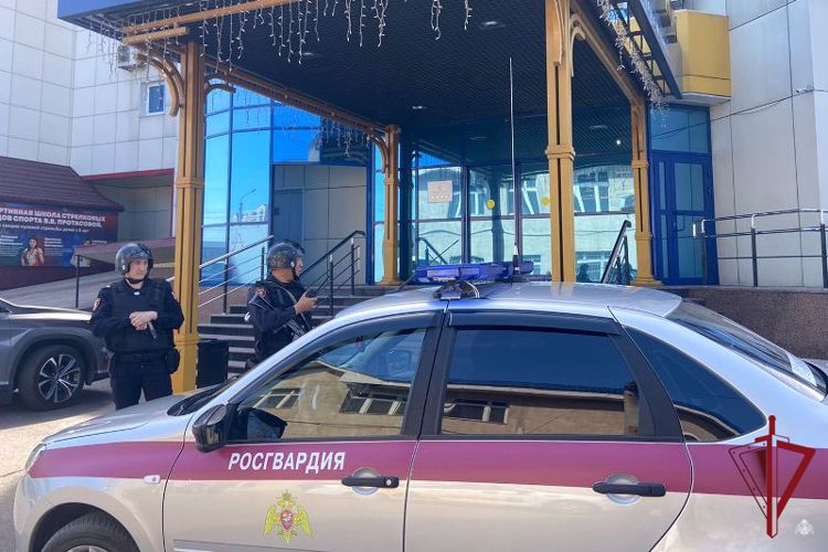 В Улан-Удэ росгвардейцы задержали подозреваемого в попытке кражи