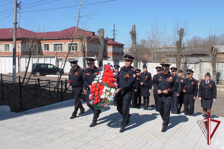 В Бурятии росгвардейцы почтили память погибших в годы Великой Отечественной войны
