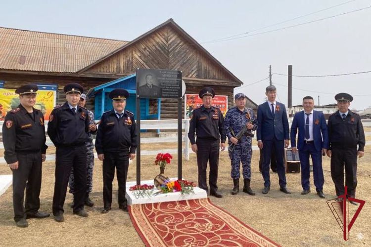 В Бурятии открыли мемориальную доску погибшему сотруднику вневедомственной охраны