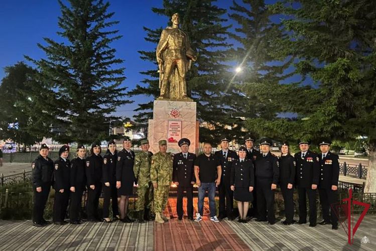 Росгвардейцы Бурятии приняли участие в патриотической акции «Свеча памяти»
