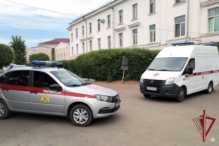 Росгвардейцы задержали гражданина, напавшего на водителя скорой помощи в Улан-Удэ