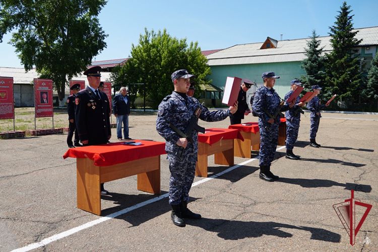 В Улан-Удэ росгвардейцы приняли присягу