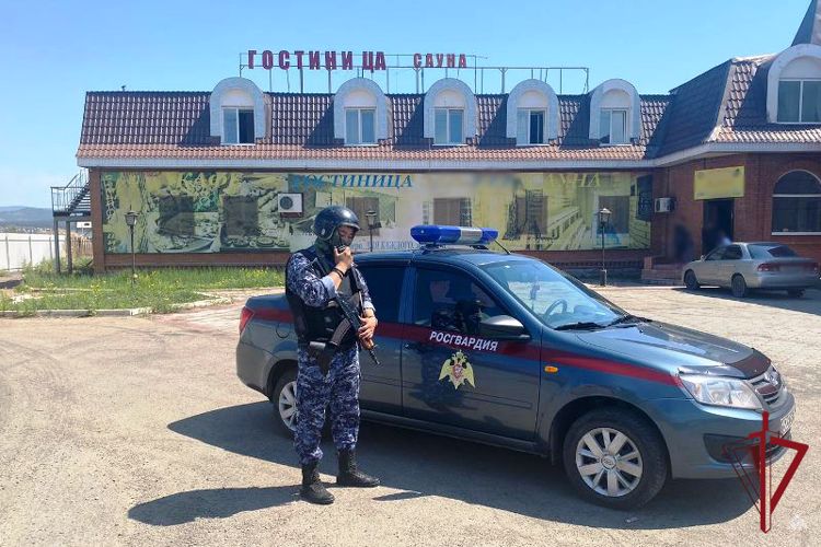 В Улан-Удэ росгвардейцы задержали в сауне подозреваемую в краже