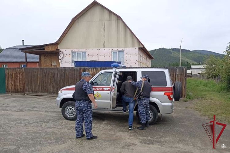 В Бурятии росгвардейцы задержали подозреваемого в краже из пивного магазина