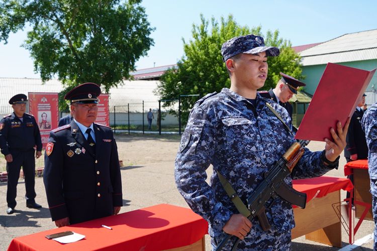 В Улан-Удэ росгвардейцы приняли присягу