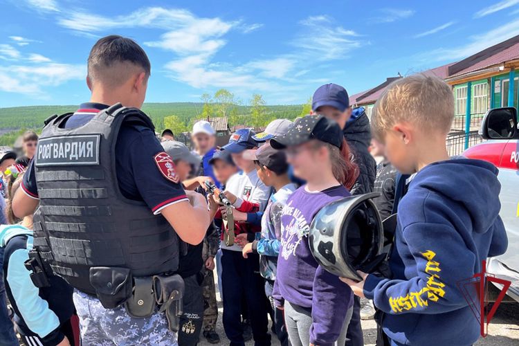 В Бурятии проходит всероссийская акция «Каникулы с Росгвардией»