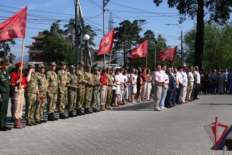 Росгвардейцы Бурятии приняли участие в патриотической акции «Свеча памяти»