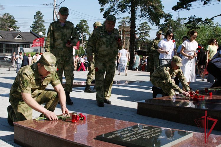 Росгвардейцы Бурятии приняли участие в патриотической акции «Свеча памяти»