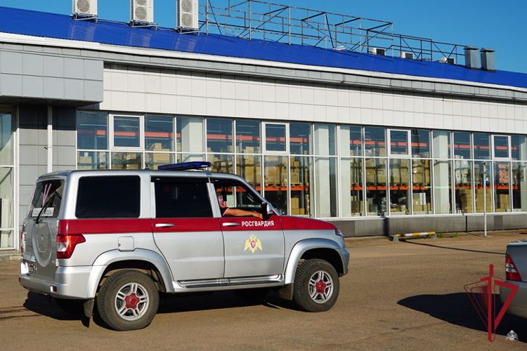 Подозреваемого в краже задержали сотрудники Росгвардии в столице Бурятии