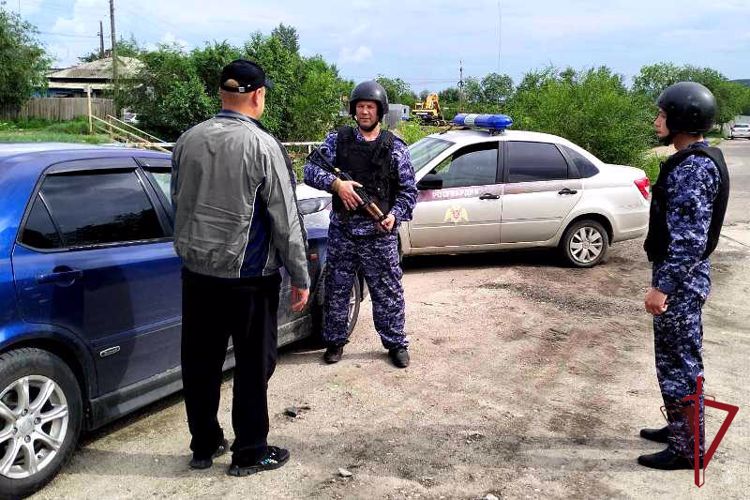 В Кяхте росгвардейцы задержали нетрезвого водителя