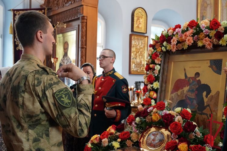В Улан-Удэ росгвардейцы приняли участие во Всероссийском молебне о Победе