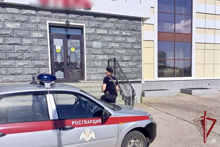 В Улан-Удэ росгвардейцы задержали подозреваемого в краже