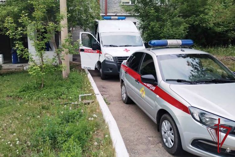В Улан-Удэ росгвардейцы задержали женщину, напавшую на фельдшера скорой помощи 