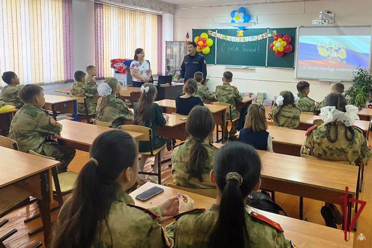 Росгвардейцы провели уроки мужества в школах Бурятии