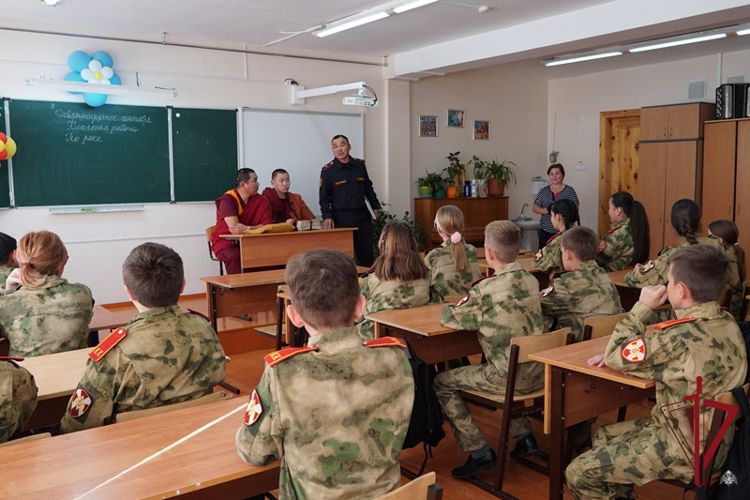 Сотрудники Росгвардии провели уроки информационной безопасности в школах Бурятии 